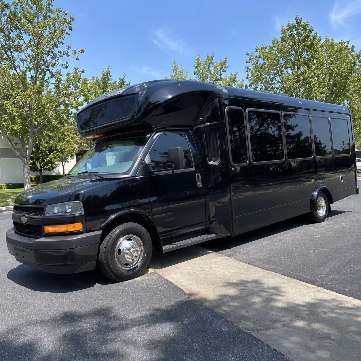 haverhill 15 passenger party bus