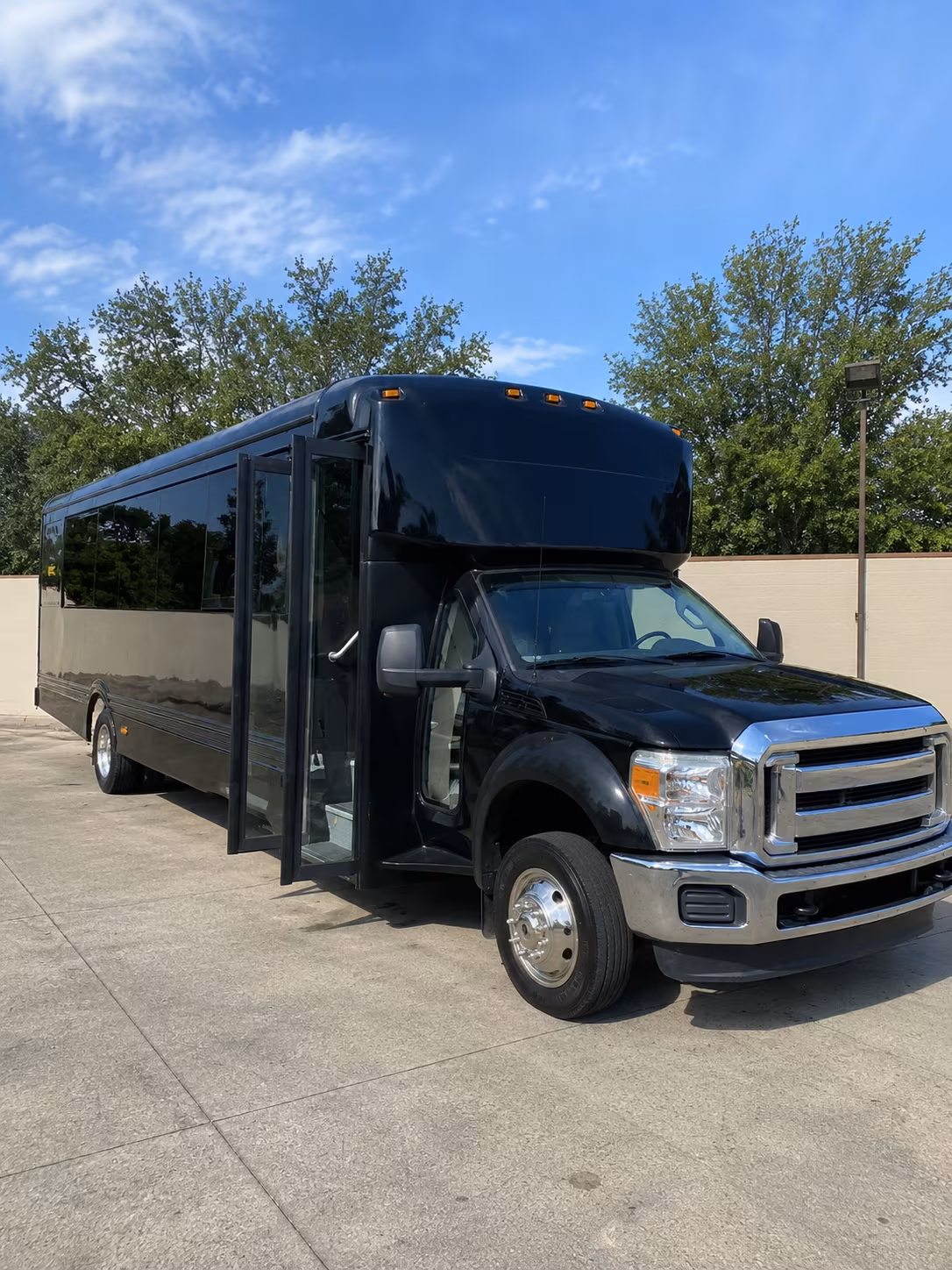 haverhill 20 passenger party bus